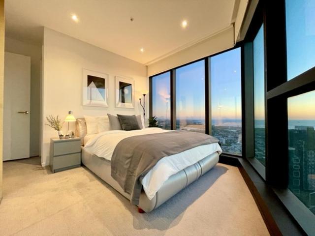 Apartment Grandsuite 3br Near Crown Luxviews