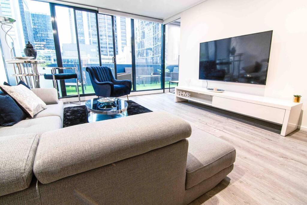 Apartment Lux 3br Bourke St Sub-penthouse 2 Free Parkings And Huge Private Terrace