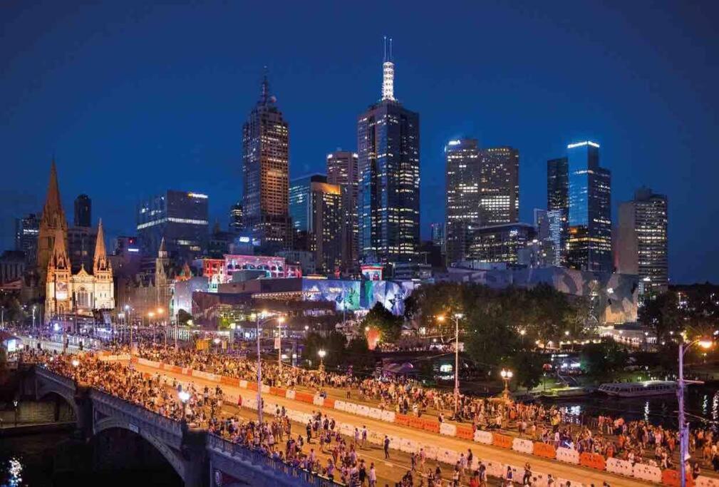 Apartment Lux 3br Bourke St Sub-penthouse 2 Free Parkings And Huge Private Terrace *