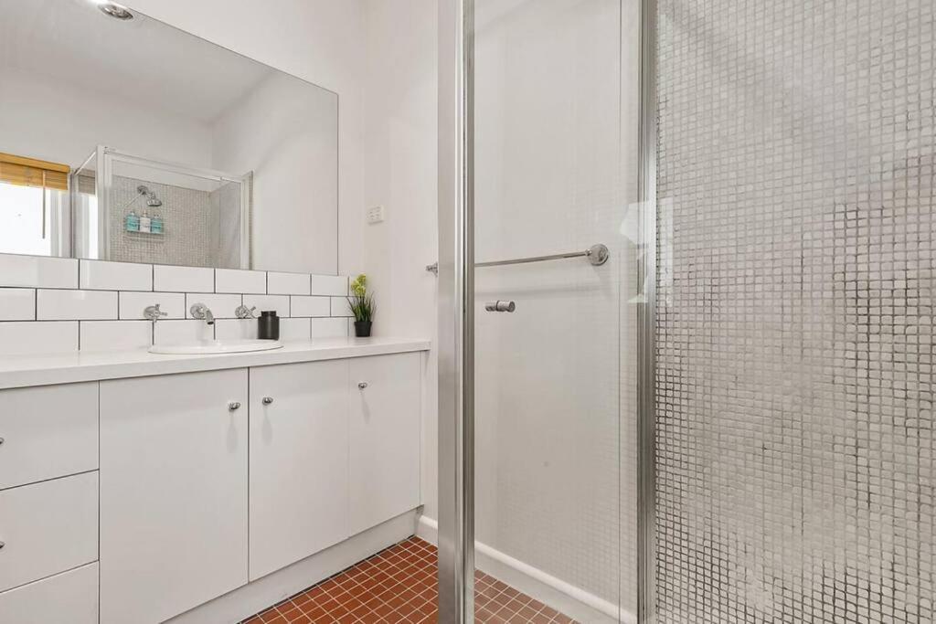 Glamorous 2bdr With Hot Tube In Southmel