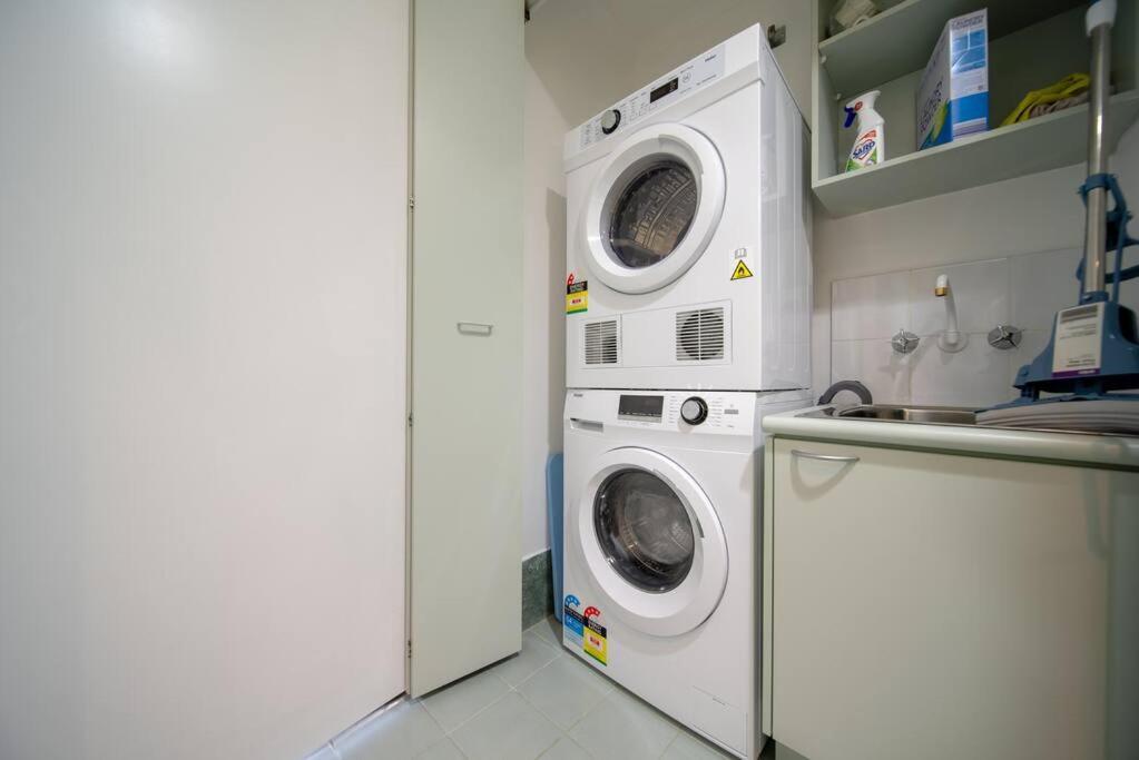 Centralcharm 2bdr With Free Parking Apartment *