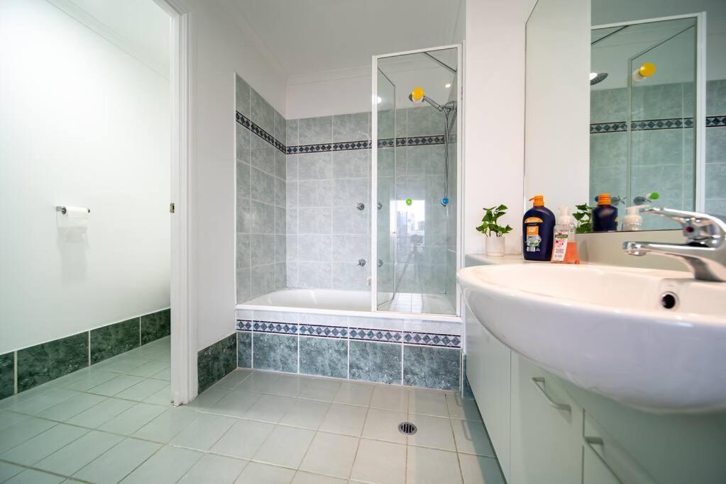 Apartment Centralcharm 2bdr With Free Parking *