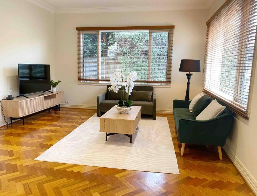 Brighton Golden Mile Villa *