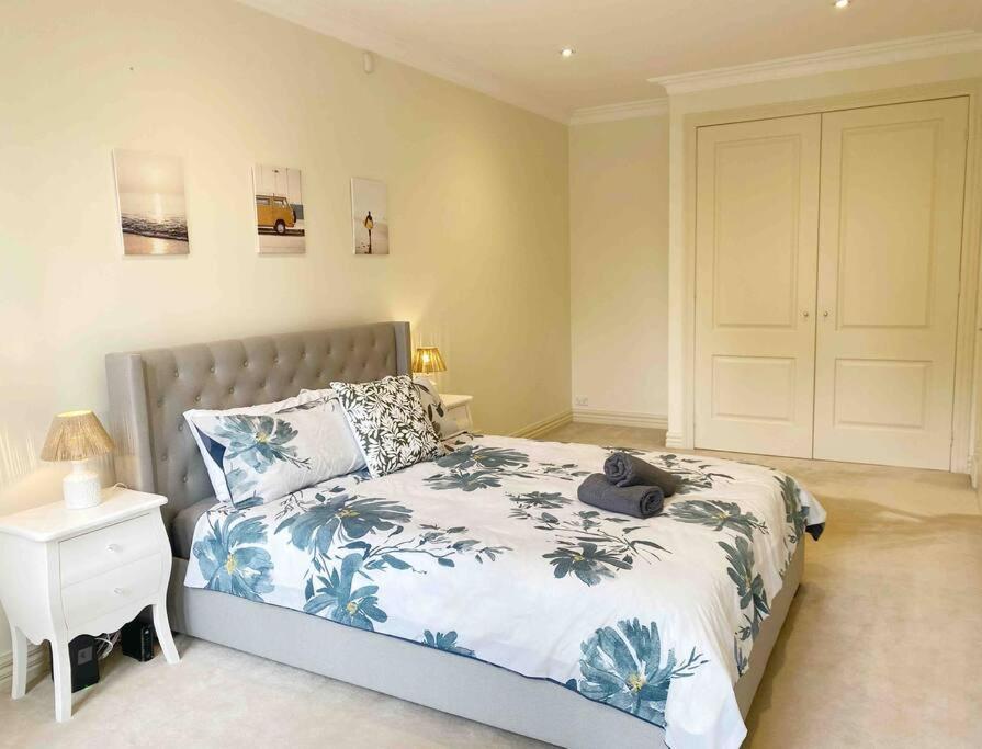 Villa Brighton Golden Mile Melbourne