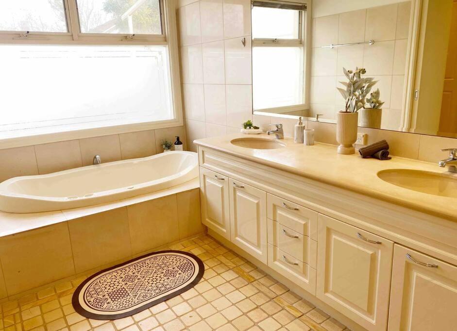 Brighton Golden Mile Villa