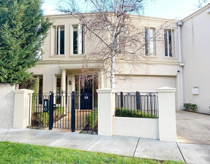 Brighton Golden Mile Villa *