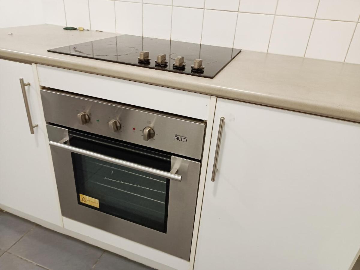 Promo!!! 2-bedroom Near Airport, Train Station! *