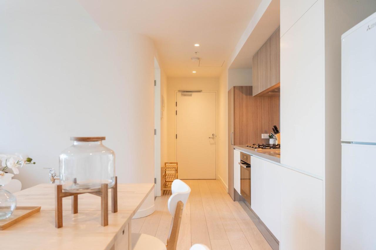 Cozy & Spacious 2b2b In Cbd * Melbourne