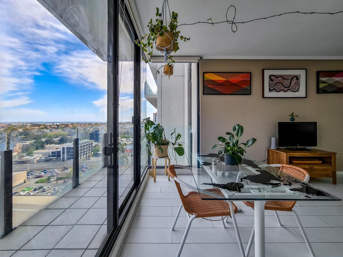 Apartment Ocean View Close To Cbd With Indoor Pool.