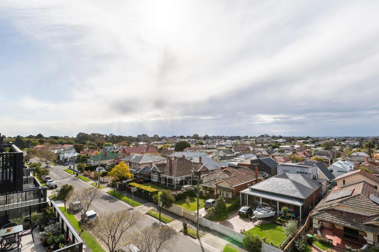 Moonee Valley Park With Parking Apartment