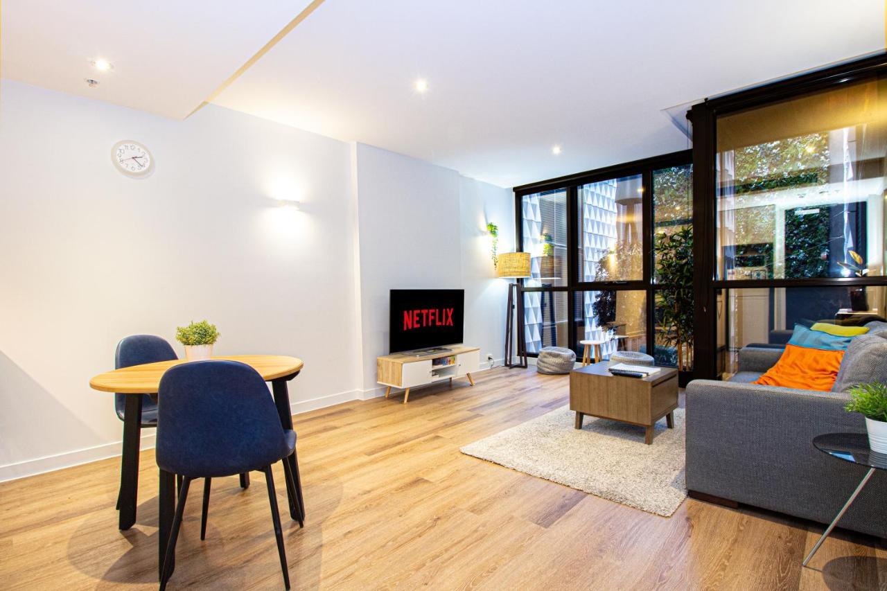 Like Apartment *