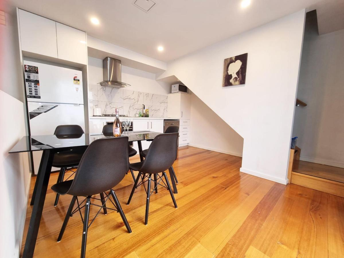 Rosie Townhouse At Gordon - Prime Location Holiday home *