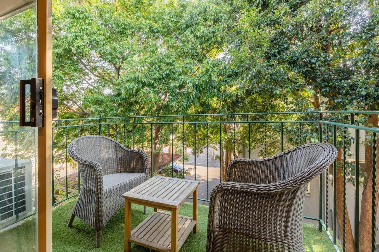 Treetop Overlook With Parking In Windsor Melbourne
