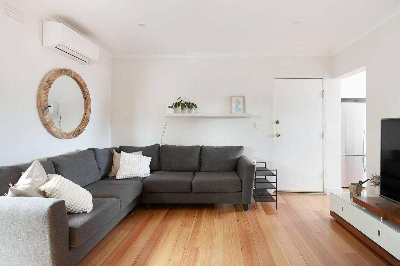 Treetop Overlook With Parking In Windsor Melbourne