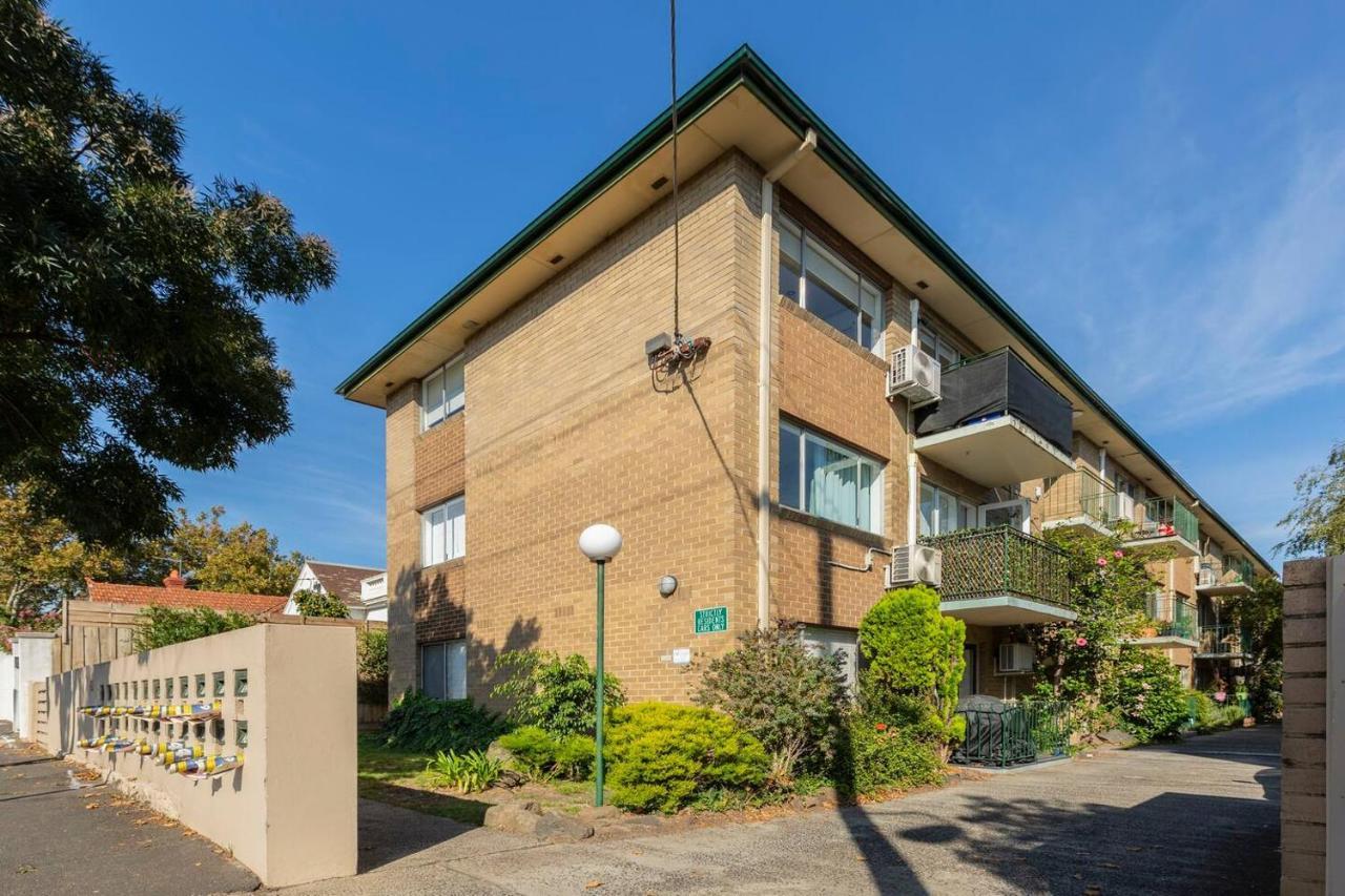 Apartment Treetop Overlook With Parking In Windsor Melbourne