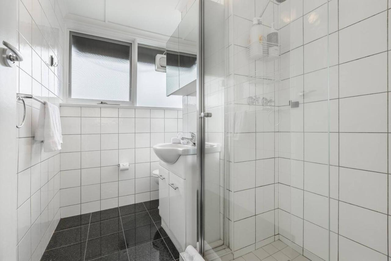 Bright And Modern Space With A Balcony And Parking * Melbourne