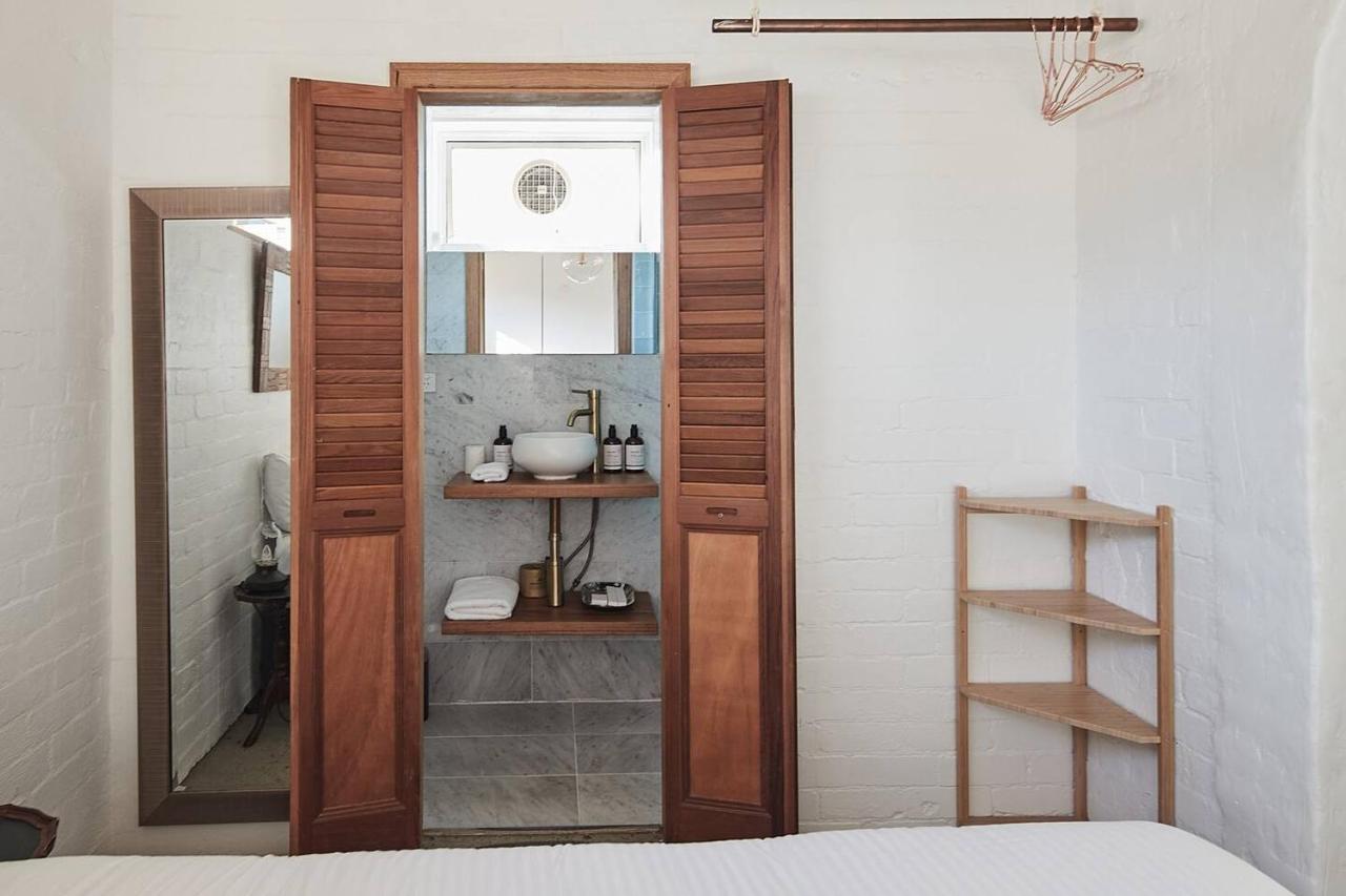 Napier Street Nook - A Chic Studio Masterpiece