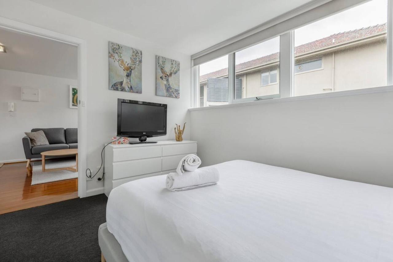 Bright And Modern Space With A Balcony And Parking * Melbourne