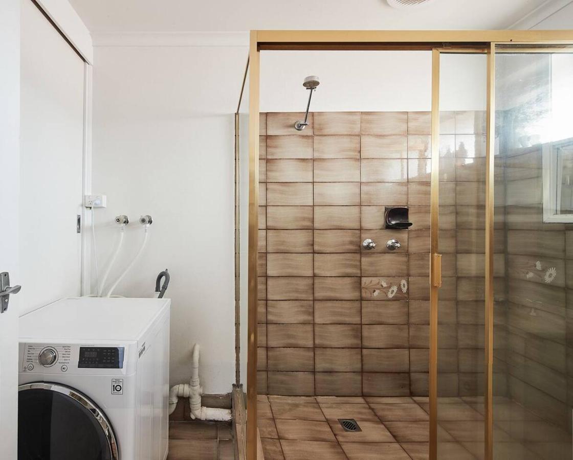 Apartment Treetop Overlook With Parking In Windsor Melbourne