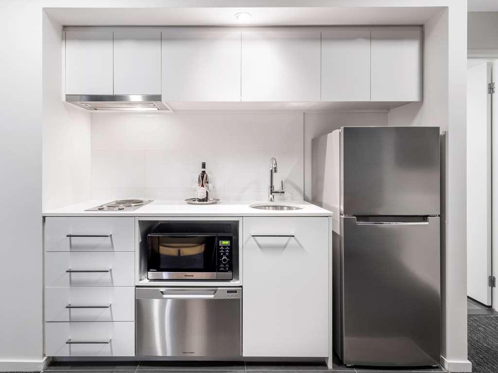 Mercure St Kilda Road 4*