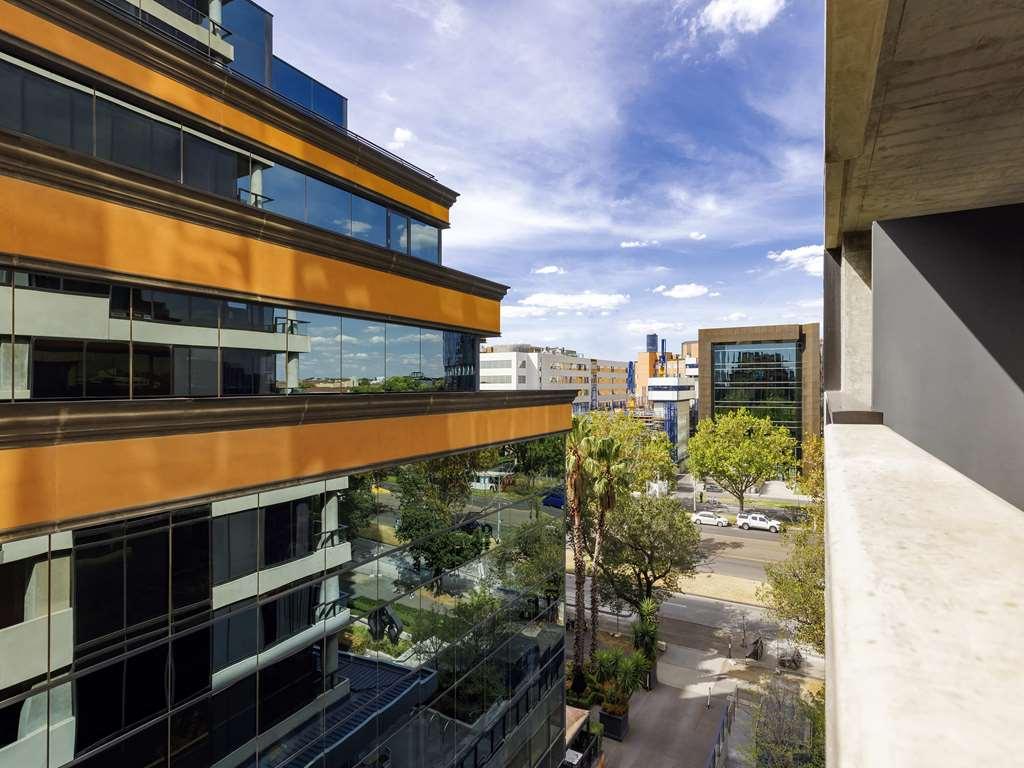 Mercure St Kilda Road 4*