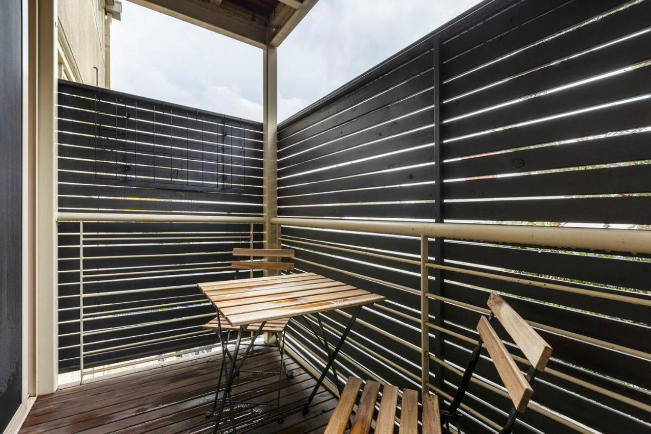 Bright And Modern Space With A Balcony And Parking * Melbourne