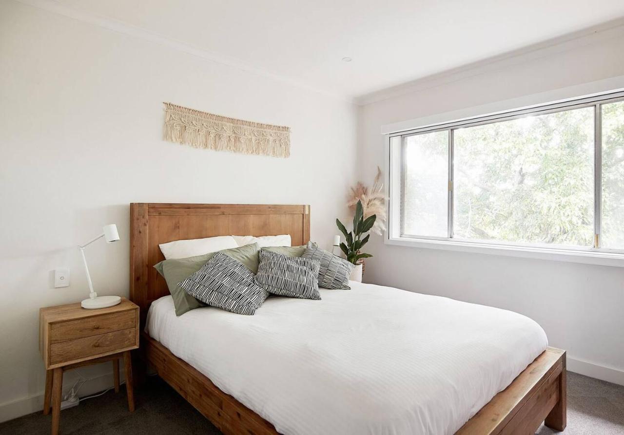 Treetop Overlook With Parking In Windsor Apartment Melbourne