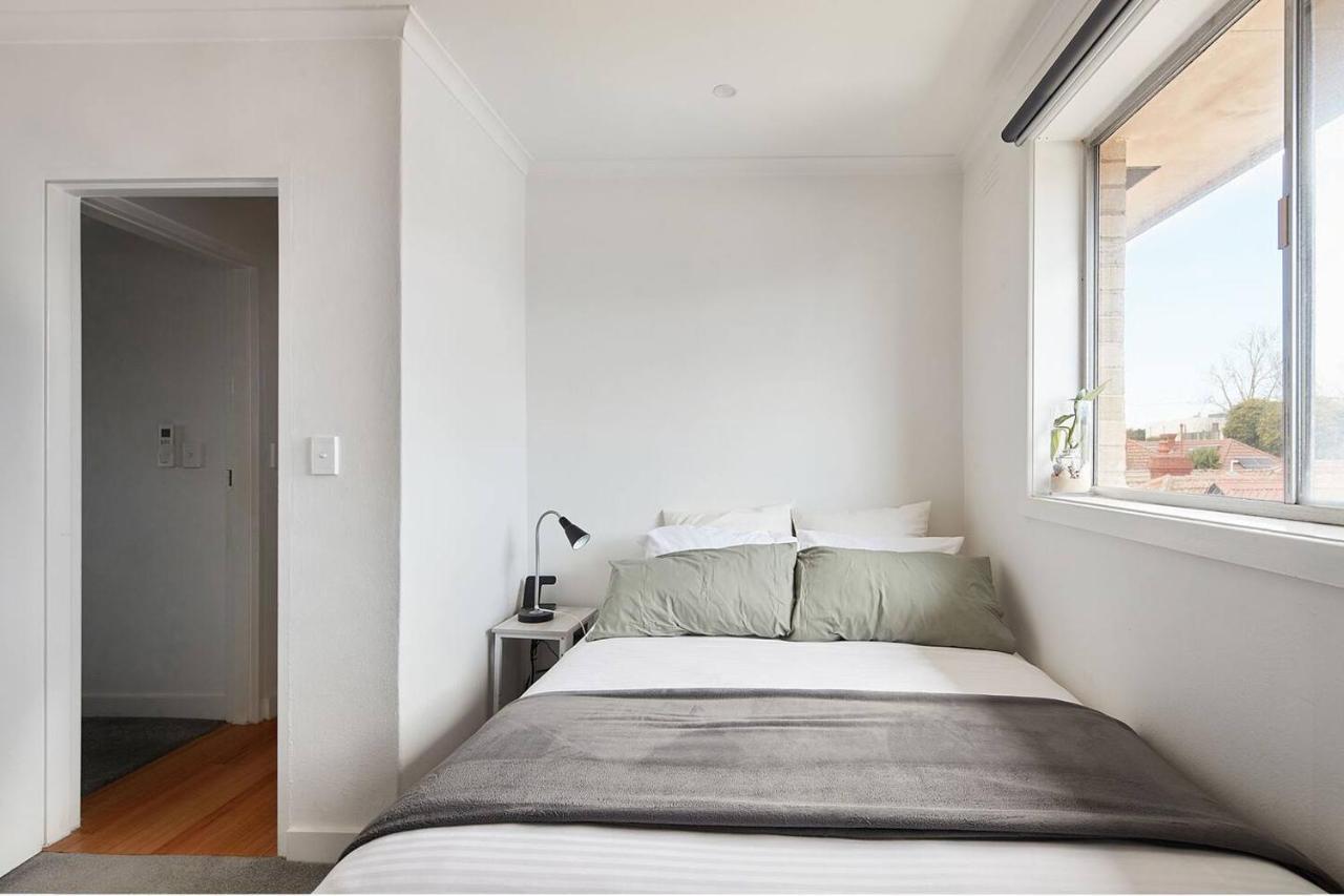 Treetop Overlook With Parking In Windsor Apartment Melbourne