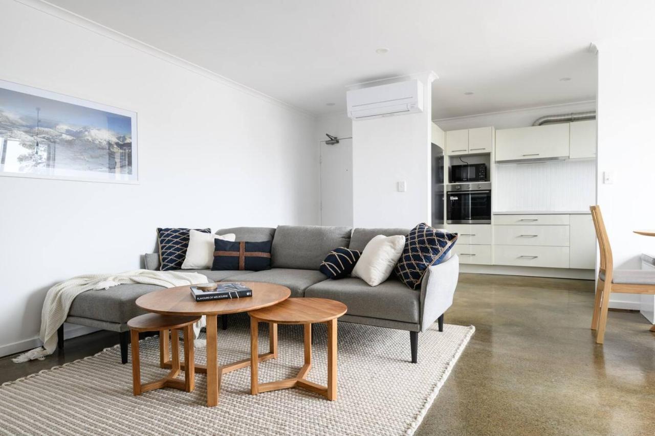 The Lookout - Sunny St Kilda Contemporary Melbourne