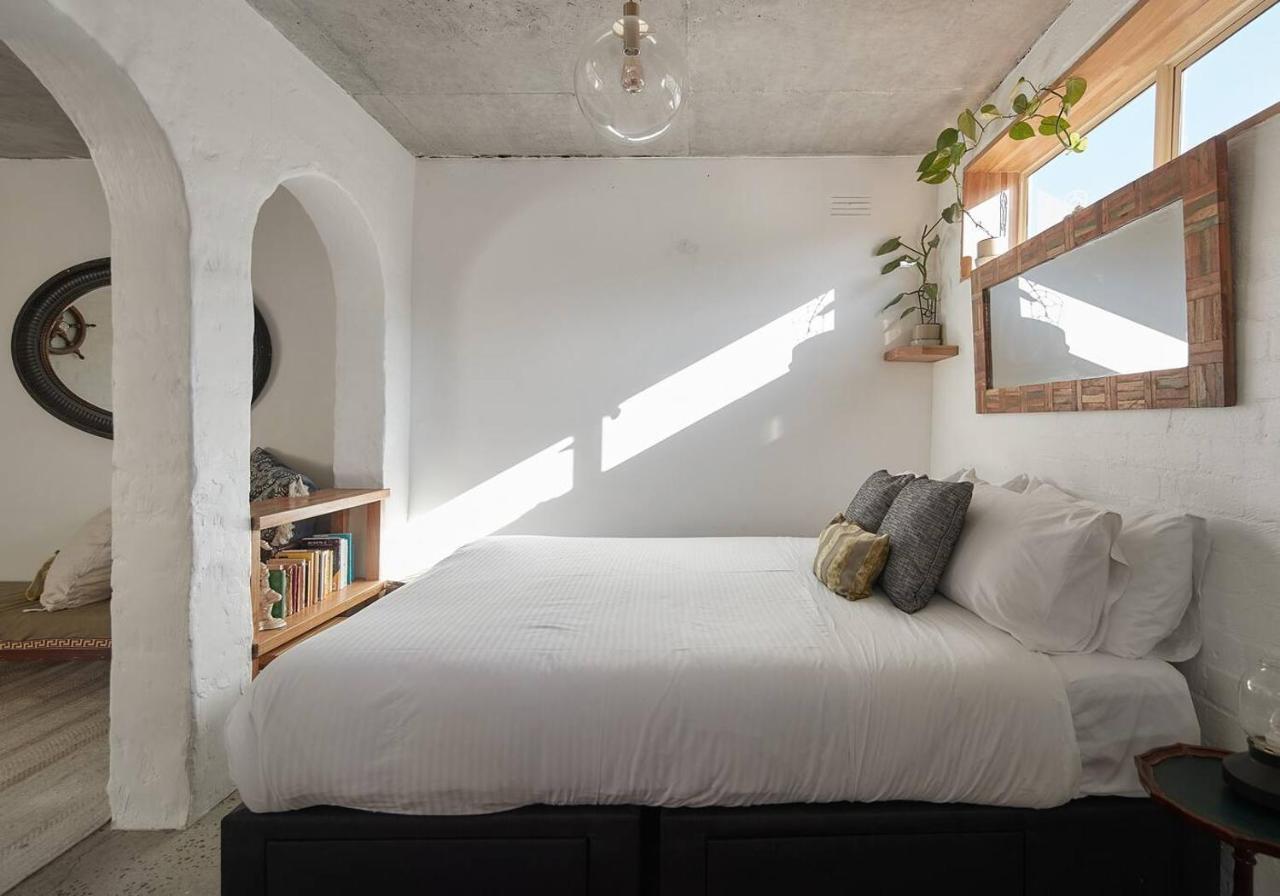 Napier Street Nook - A Chic Studio Masterpiece