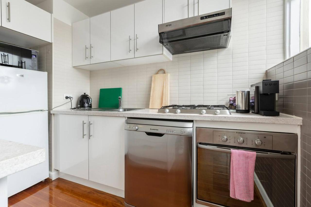 Bright And Modern Space With A Balcony And Parking * Melbourne