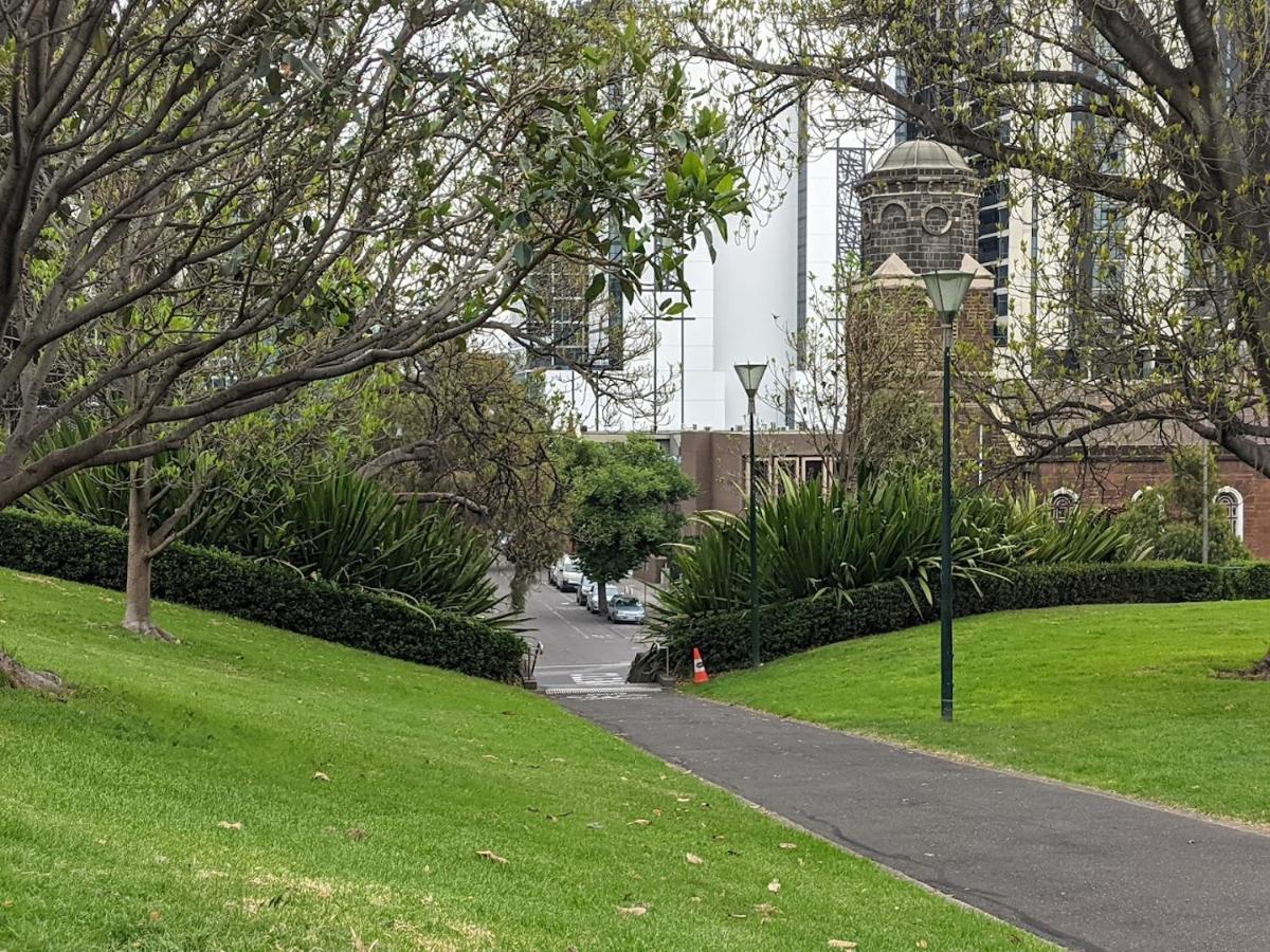 Apartment Dreamy Nature Apt In Free Tram Zone With Garden Views & Free Parking Melbourne