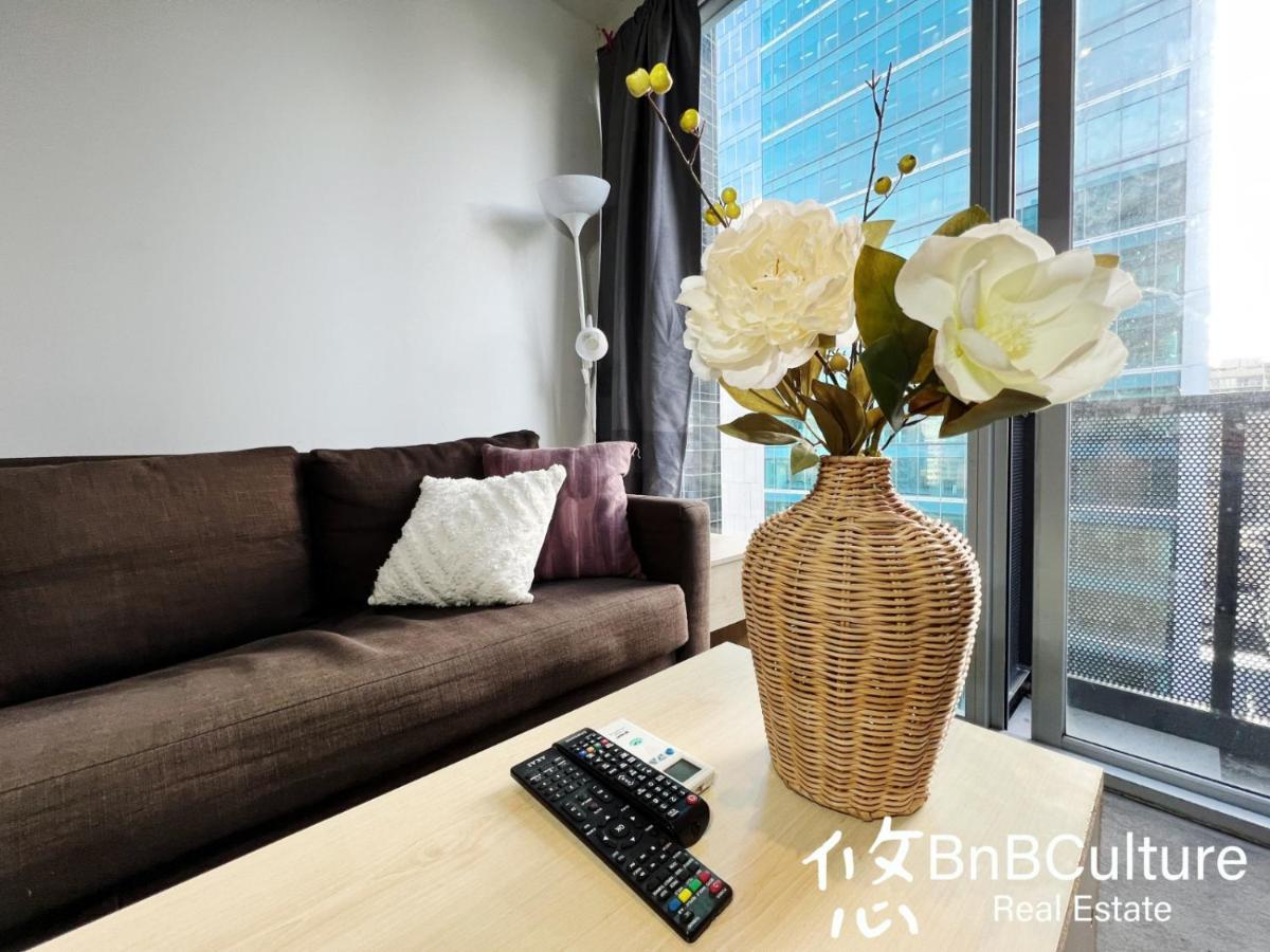 2 Bedrooms Cbd Free Tram