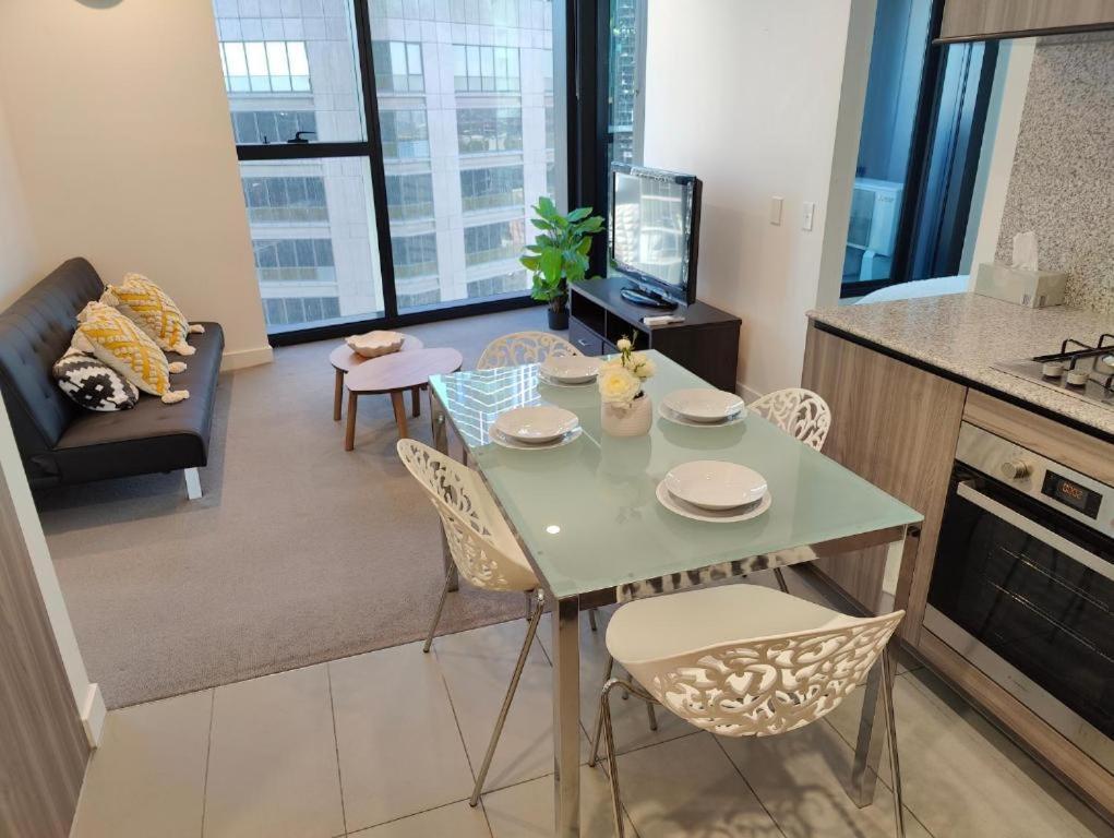 Swanston Central 20 *