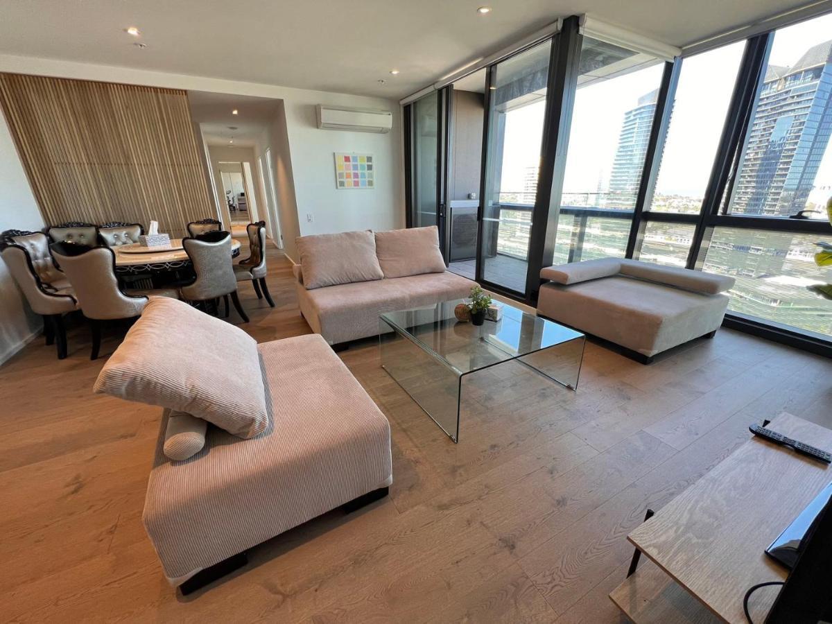883 Docklands