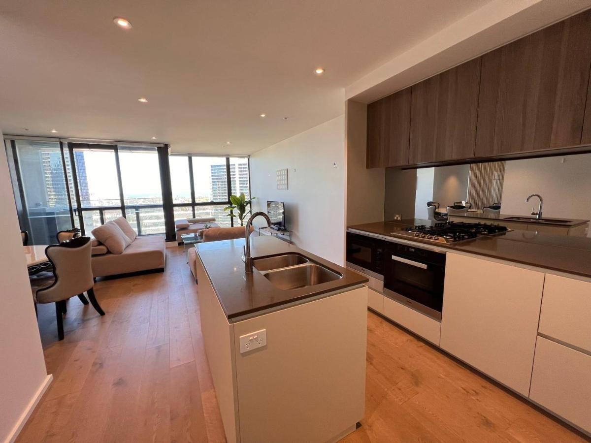 Apartment 883 Docklands *
