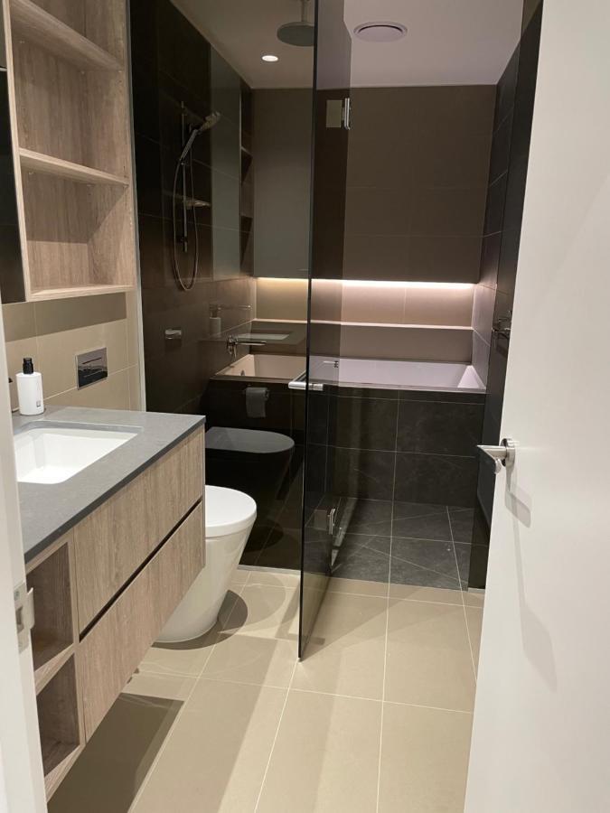 Superior 3 Bedroom Apartment In Melbourne Cbd Apartment Melbourne