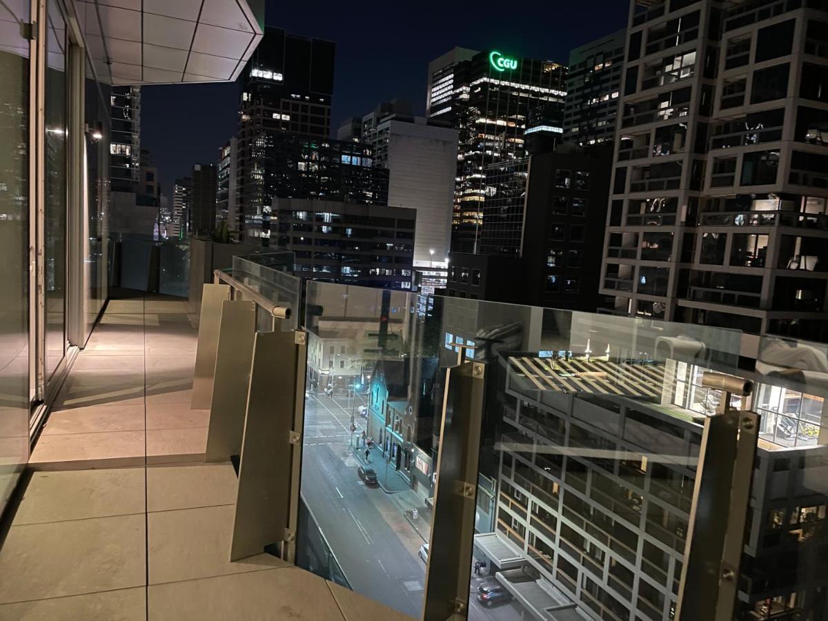 Superior 3 Bedroom Apartment In Melbourne Cbd * Melbourne