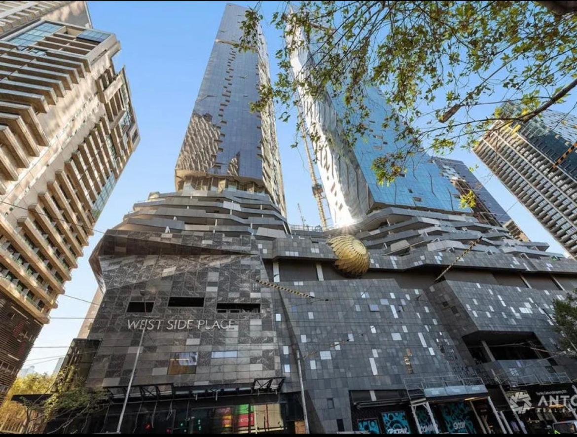 Superior 3 Bedroom Apartment In Melbourne Cbd * Melbourne