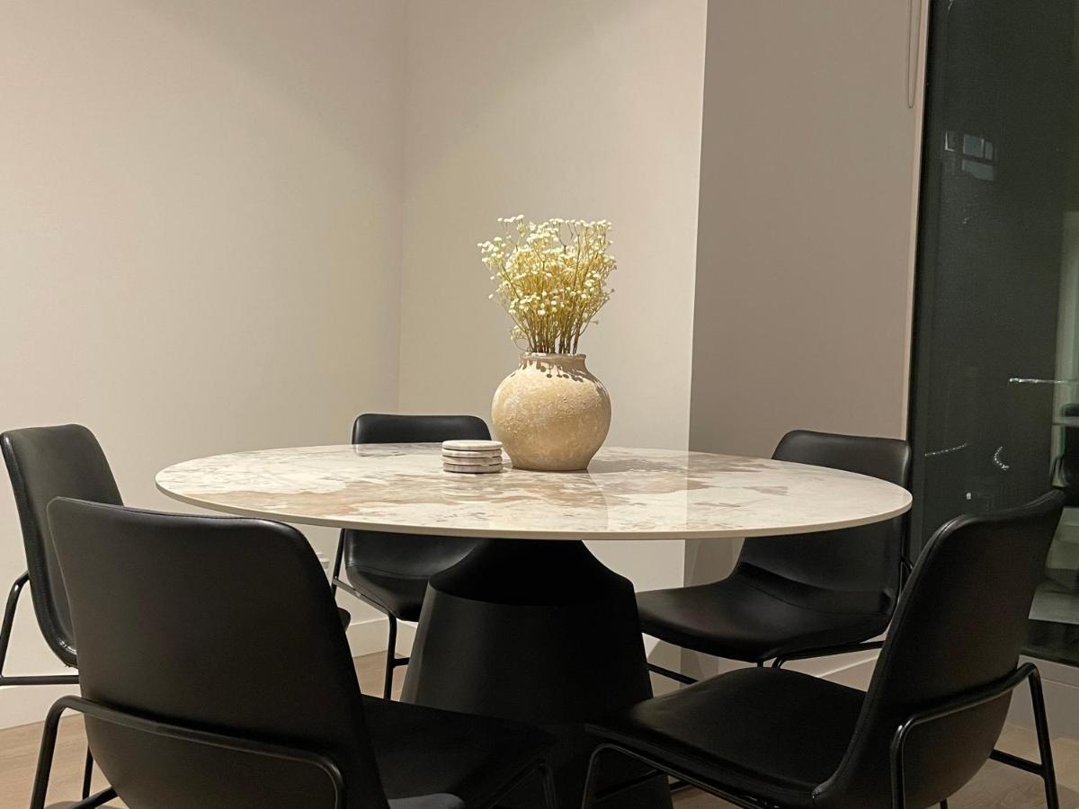 Superior 3 Bedroom Apartment In Melbourne Cbd Apartment *
