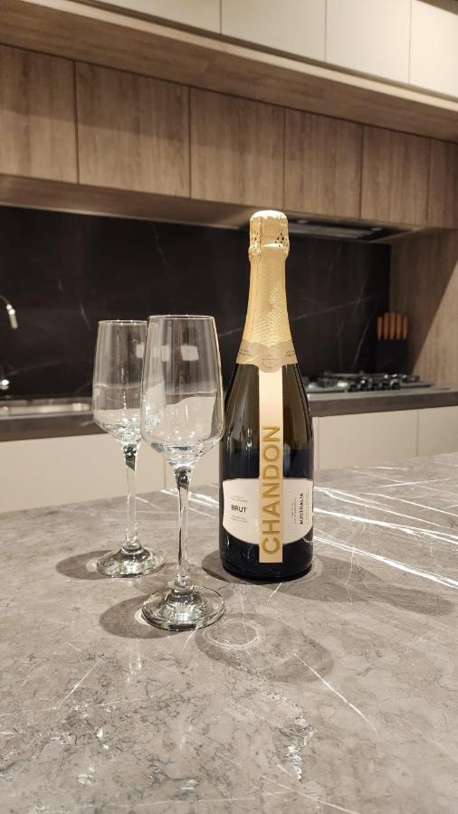 Superior 3 Bedroom Apartment In Melbourne Cbd Melbourne