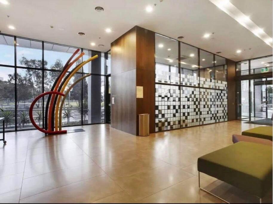 Apartment City-Edge Apartment With Free Parking *