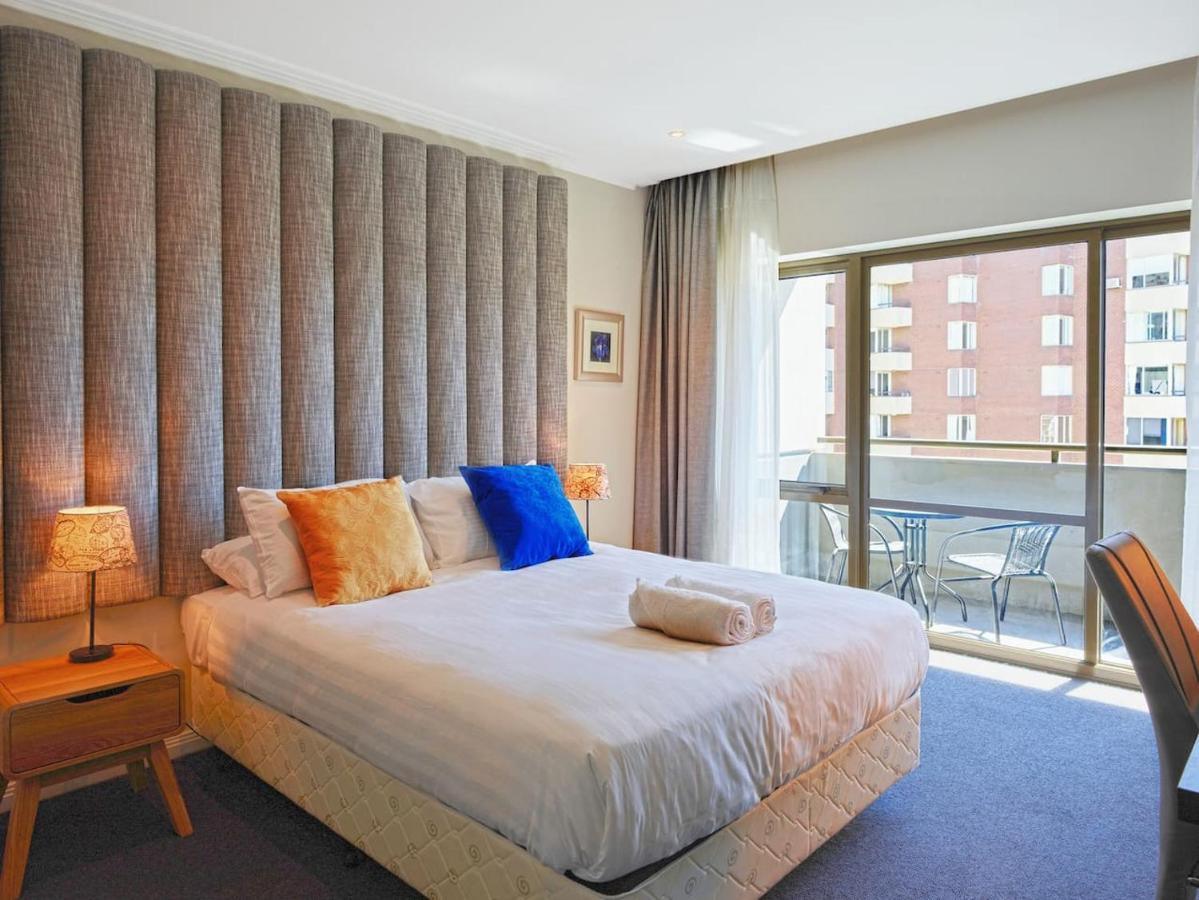 Metropolis Queen With Indoor Pool Balcony * Melbourne