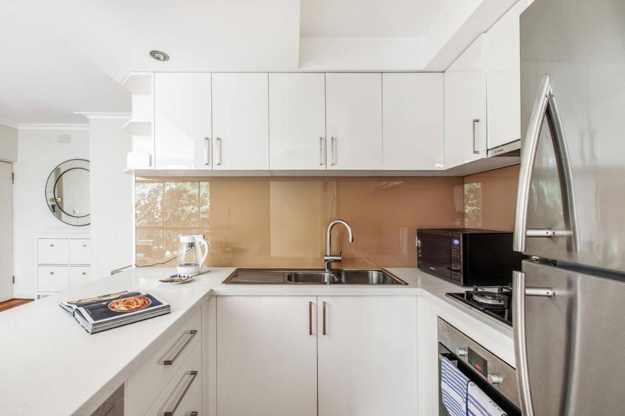 Parisian Chic Meets South Yarra's Vibrant Locale Apartment Melbourne