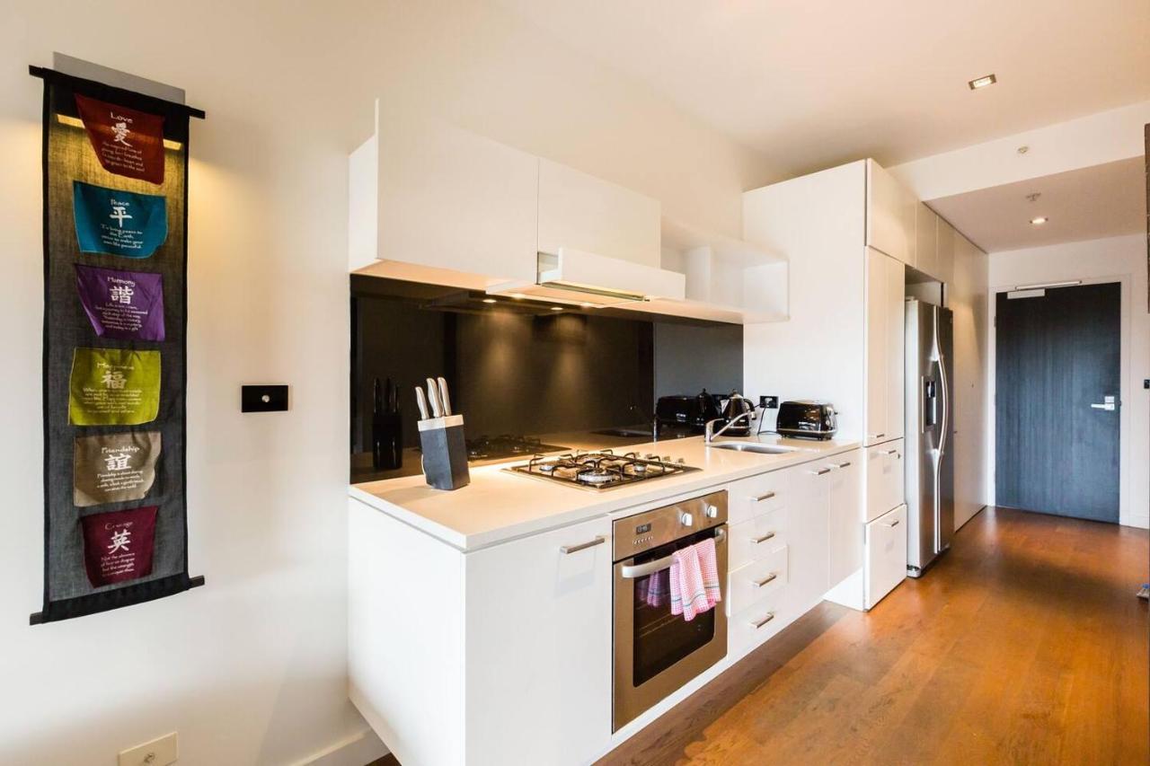 Southside St Kilda Seclusion With Balcony And Parking Apartment Melbourne