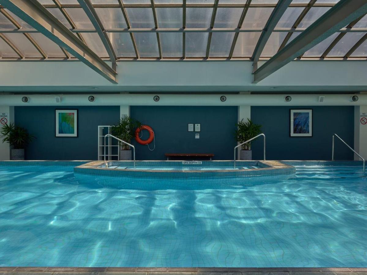 Apartment Executive Urban Living With Balcony & Heated Pool
