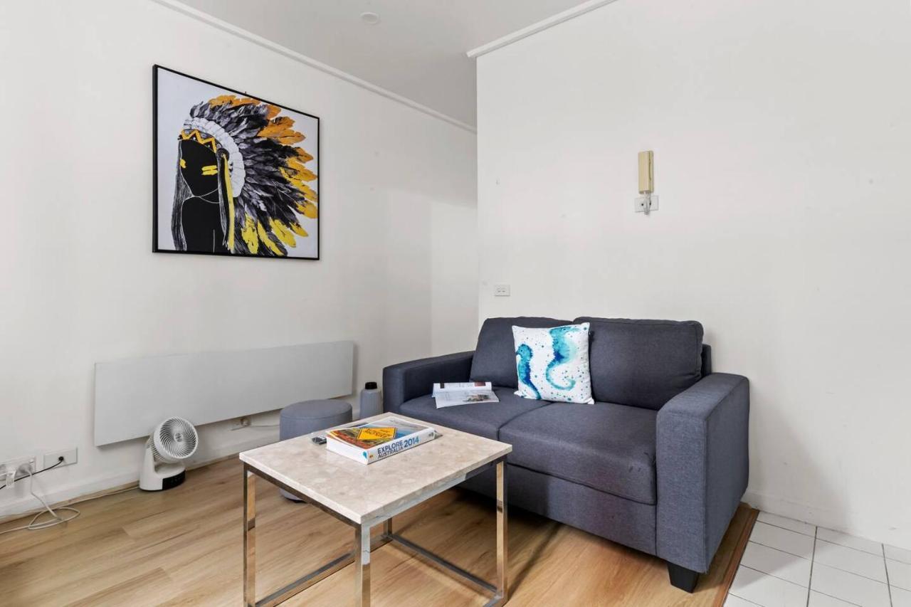 Easy-peasy Cbd Living With Parking Near Rmit Apartment Melbourne