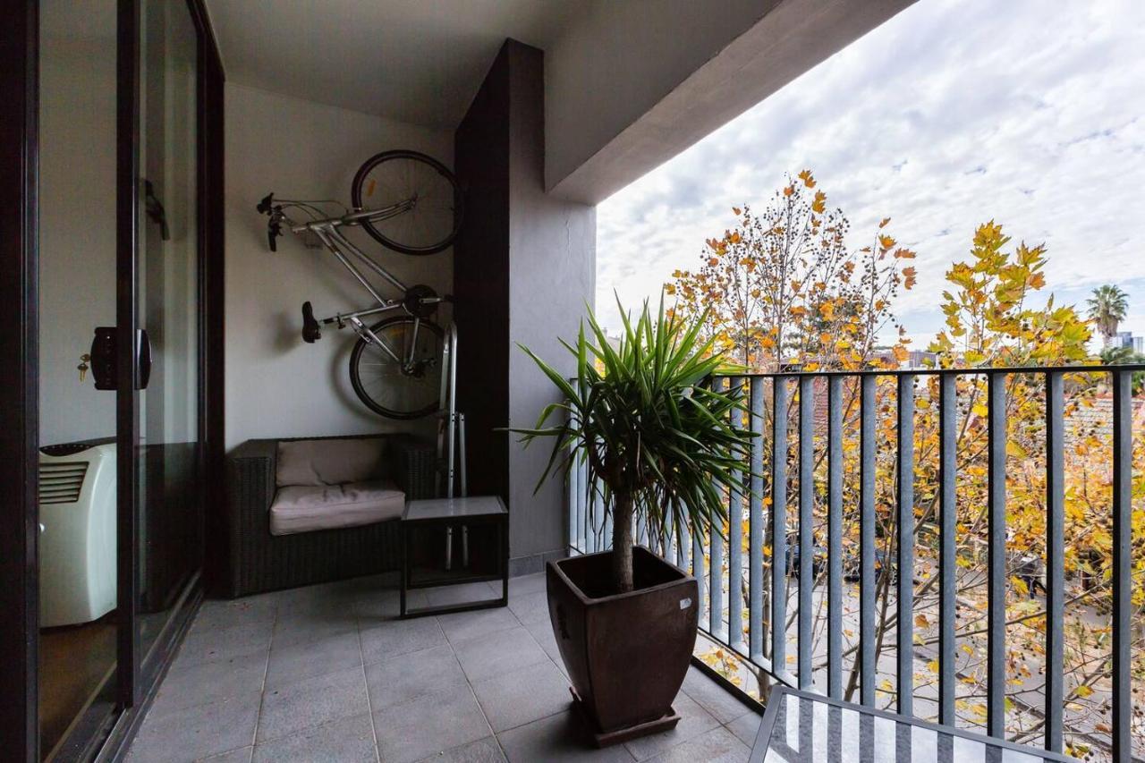 Southside St Kilda Seclusion With Balcony And Parking Apartment *