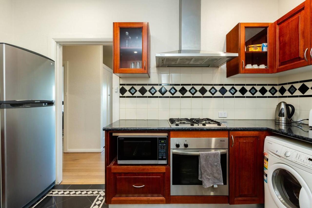 'the Lighthouse' Character-filled Abode Near Apartment