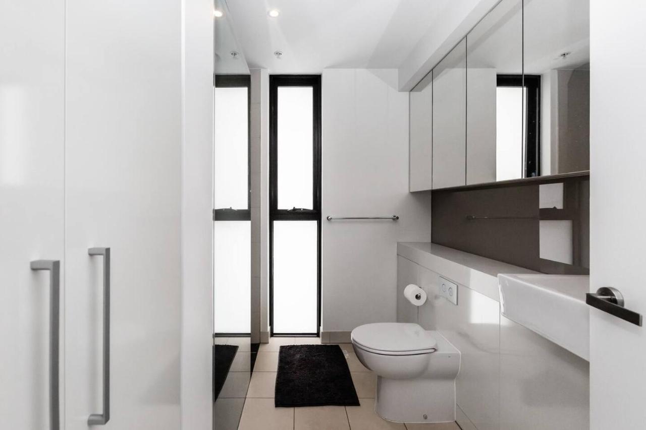 Apartment Industrial Chic Balcony Abode Near Chapel Street Melbourne